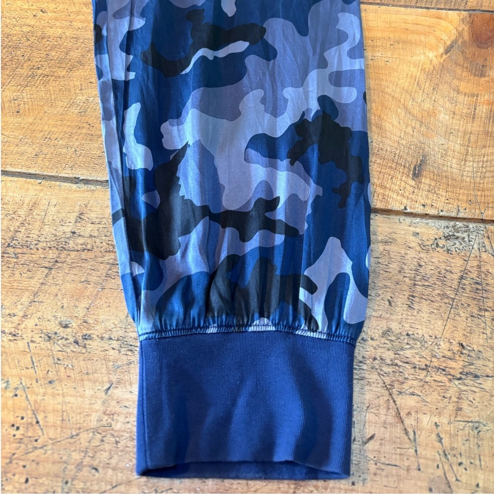 ATM Anthony Thomas Melillo Womens 100% Silk Camo Joggers Blue Size Medium - Picture 2 of 9